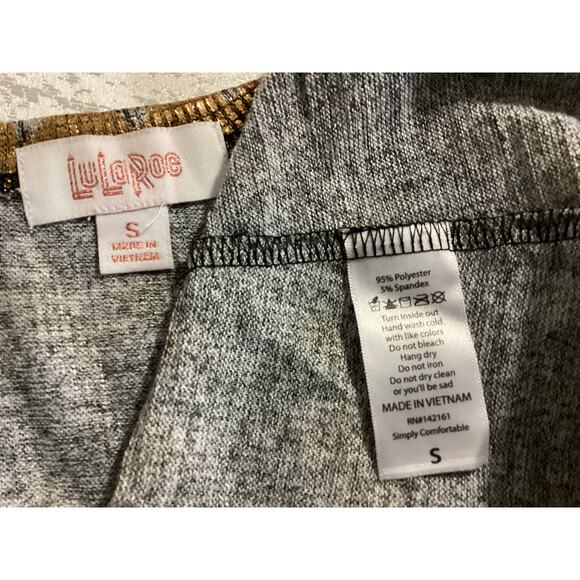 LuLaRoe Sarah duster cardigan gold, silver, and black chevron pattern size S - Picture 7 of 7